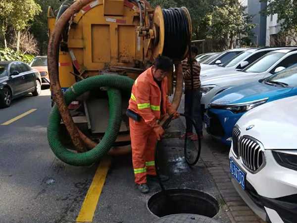 维西排污管道清淤