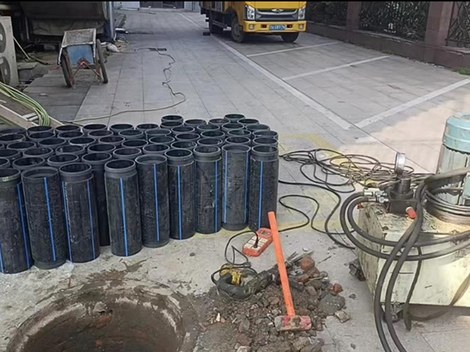 维西PE置换管厂家 DN315置换管 非开挖管短管置换